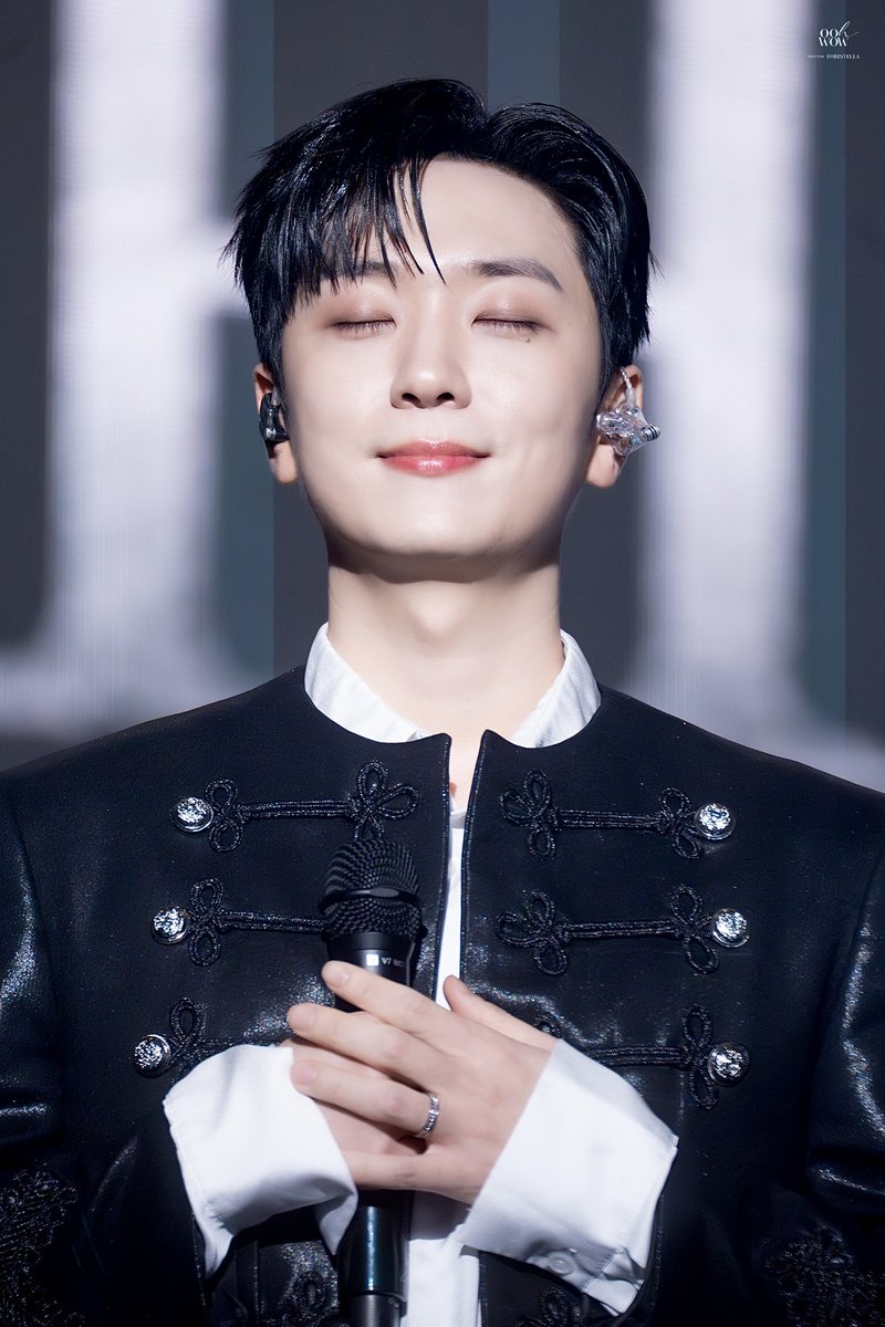 251228 THE LEGACY in Seoul

어릴때 잘자고 잘먹었을것 같은
육아난이도 최하 아기 고우림👼

#고우림 #포레스텔라 #forestella