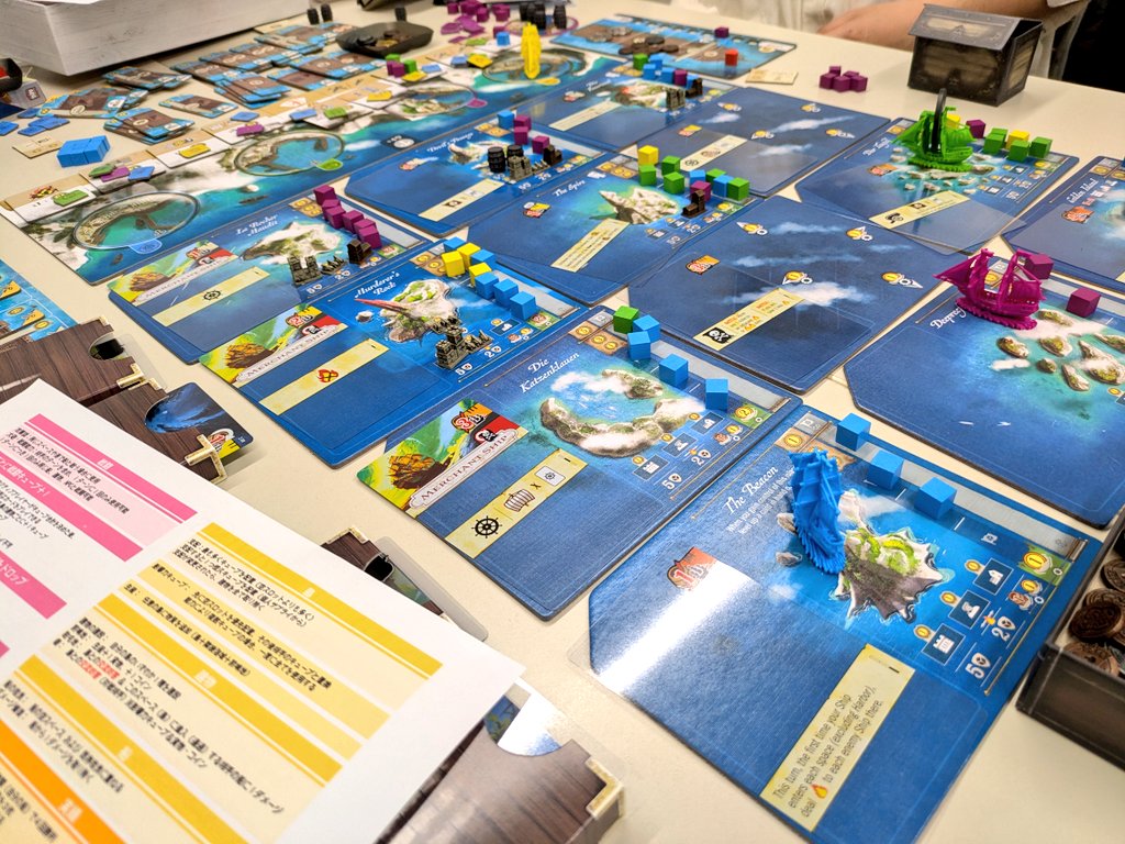 Roco609's tweet image. オープン重ゲ会でKingdom Crossing、Dead Reckoning、Dwellings of Eldervale👑
ReckoningはOさんからの執拗なストーキングの果てに船が爆散した。荷運び人するにしろ、自衛のための戦力は必須だったな⚔️Eldervaleが今年最後のボドゲ。神がかった出目引けたので大満足！ありがとうございました🙇‍♀️