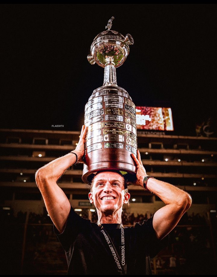 🚨🔴⚫️ Filipe Luis signs new deal at Flamengo until December 2027 after excellent work at the club.