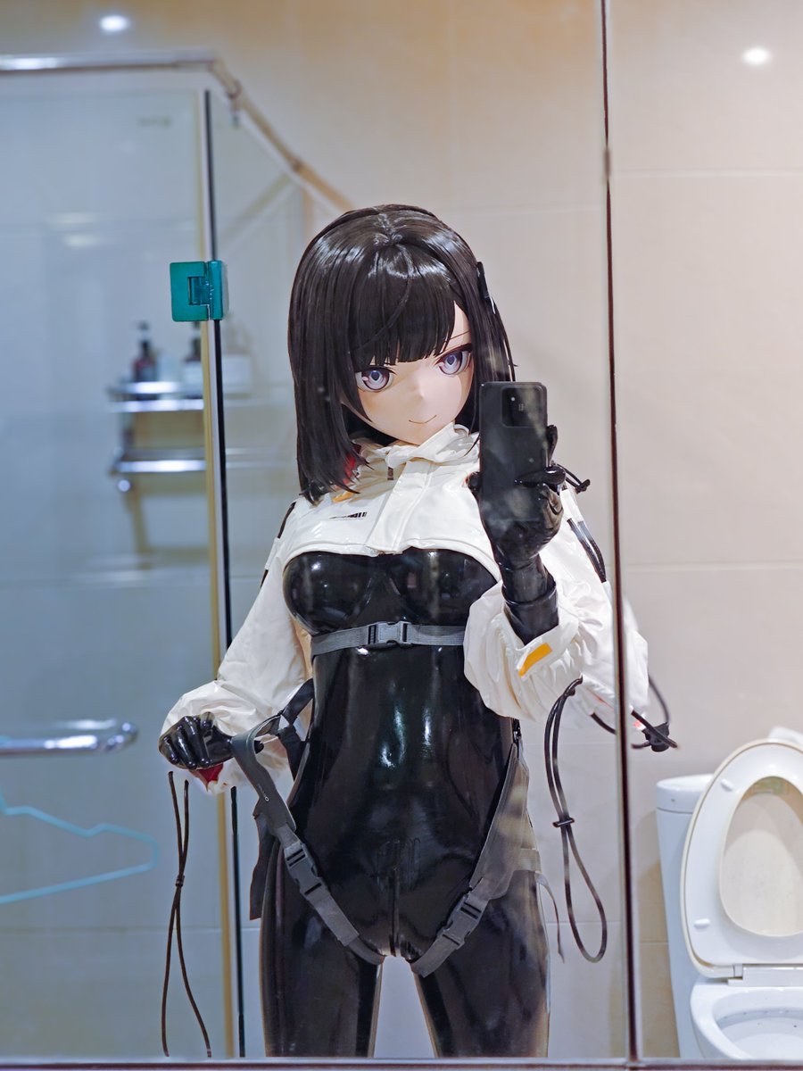 Nyatisss's tweet image. 新配发的贴身工作服，就连肚脐的形状也能完美勾勒