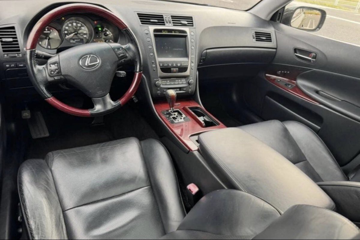 yujinzin's tweet photo. #車売ります
#usdm
#拡散希望

US LEXUS GS300（左ハンドル）

・走行距離：160,000km
・車検：2027年9月まで
・ホイール：VIP MODULAR 19インチ

¥900,000

ホイールを外しての販売も可能です。
その場合は大幅値引きいたします。
また、ホイール単体でのご相談も歓迎です。 https://t.co/B57TIrkj4Q