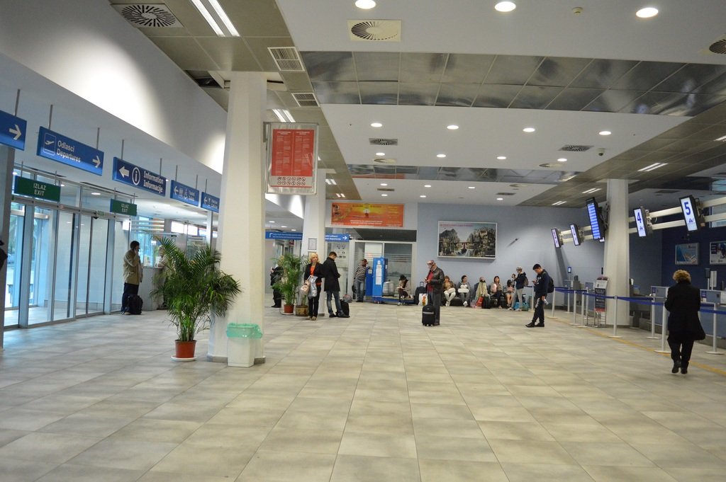 Brat očigledno nikad nije posjetio tivatski aerodrom