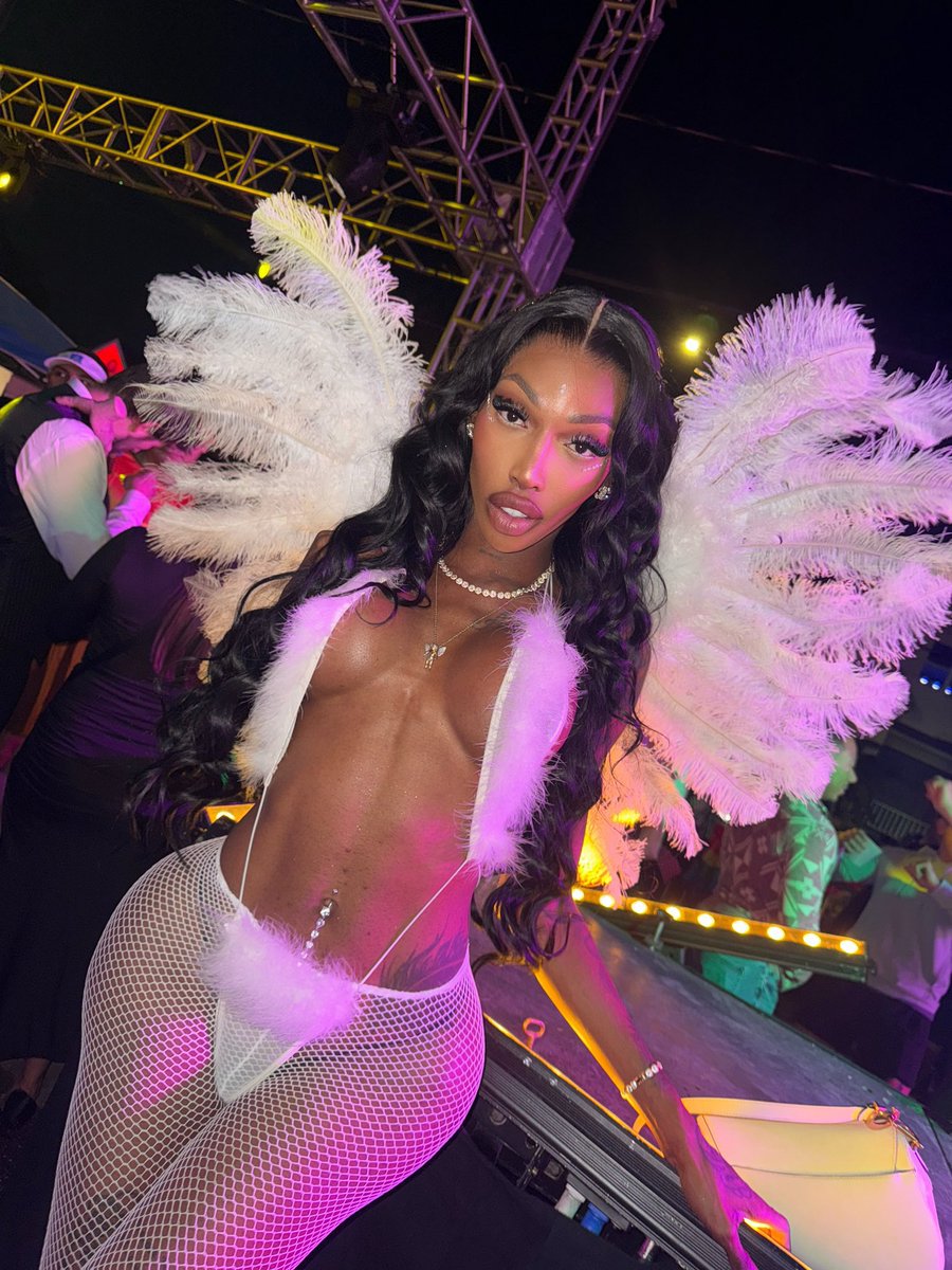 Ts-divine tweet media