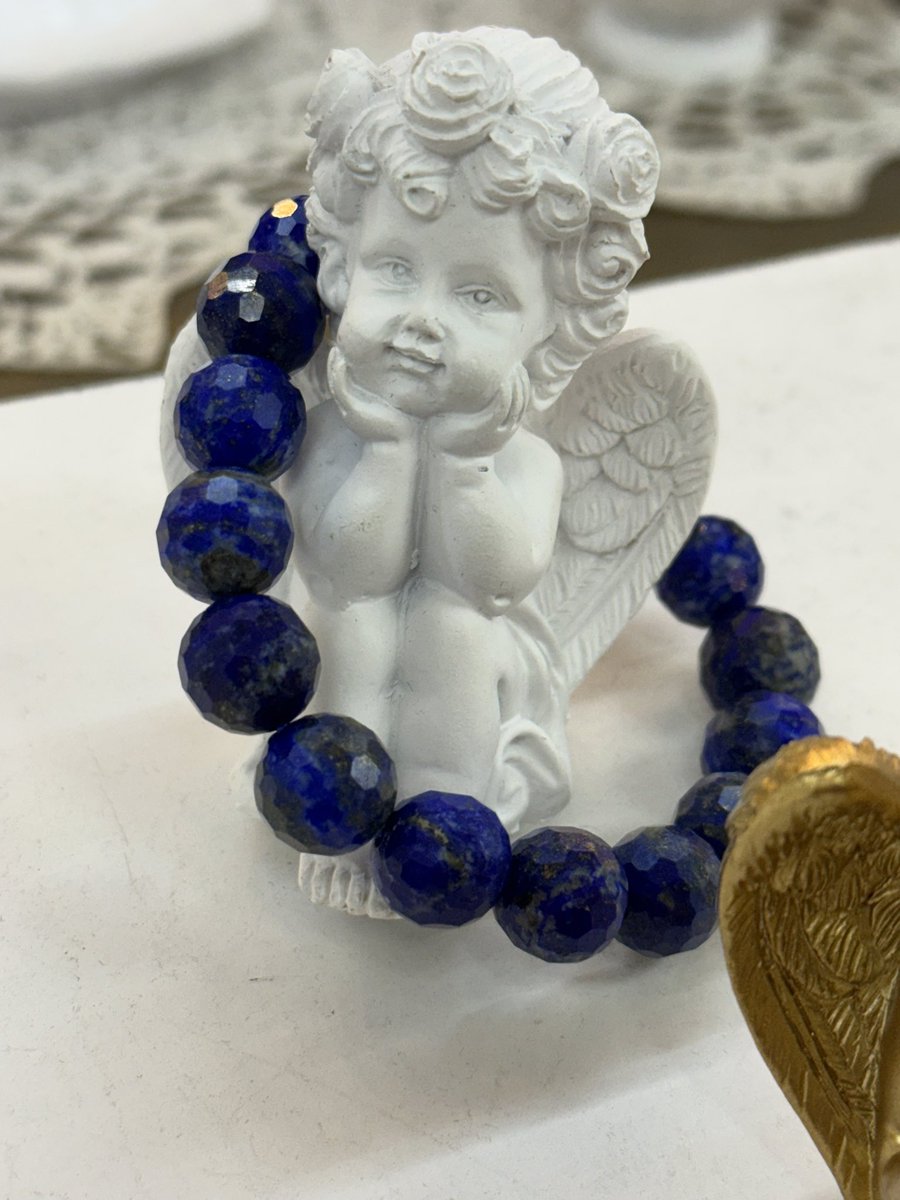 さっちゃん⭐︎天然石 可能であればピンク系の石でも作ってくださると嬉しいです♡ さざれ石