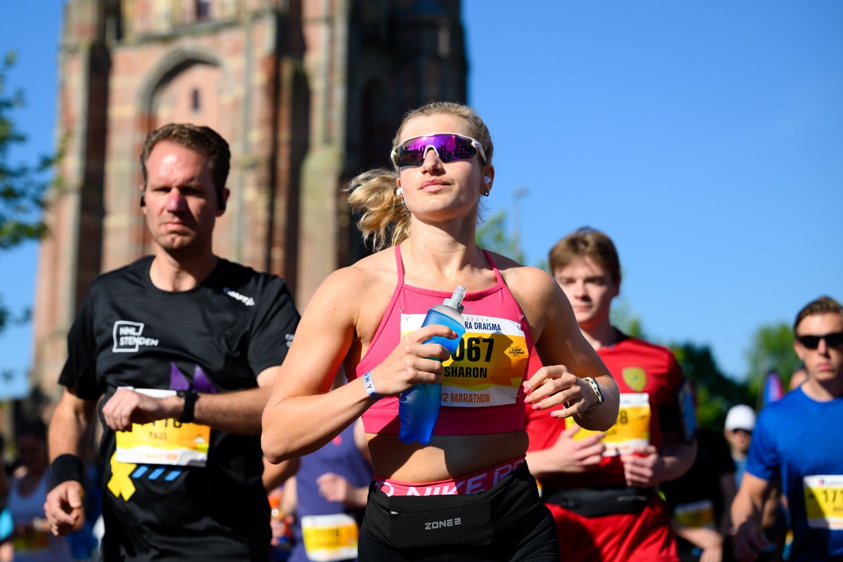 loopleeuwarden's tweet photo. 2025 sportief afsluiten! 💪

Heb jij je laatste rondje van dit jaar al gedaan, of komt die er nog aan? 👟❄️

Wij wensen iedereen alvast een heel fijn uiteinde toe! 🎇✨

#loopleeuwarden #hardlopen #wandelen #nieuwjaar #voornemens #winterloop https://t.co/2pDWbR2umG