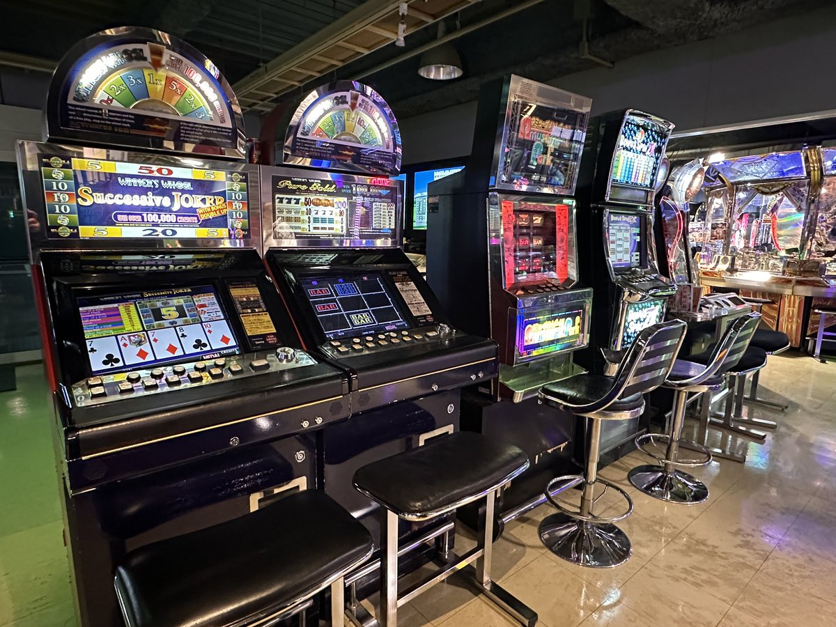 スポラ九品寺店

ゴーストパーティーとFT5とマーブルがメインのなかなか攻めたラインナップ

マーブルオンラインなのにFTはオフライン(･･;)
メダルは安いから遊ぶ分には楽しめそう