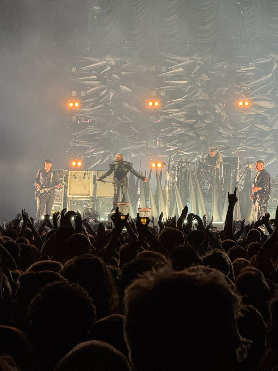 RickHewer's tweet photo. @_KeepRockAlive_ It’s a toss up but… I’ll give it to @SkunkAnansie https://t.co/Z3d8zurbnc