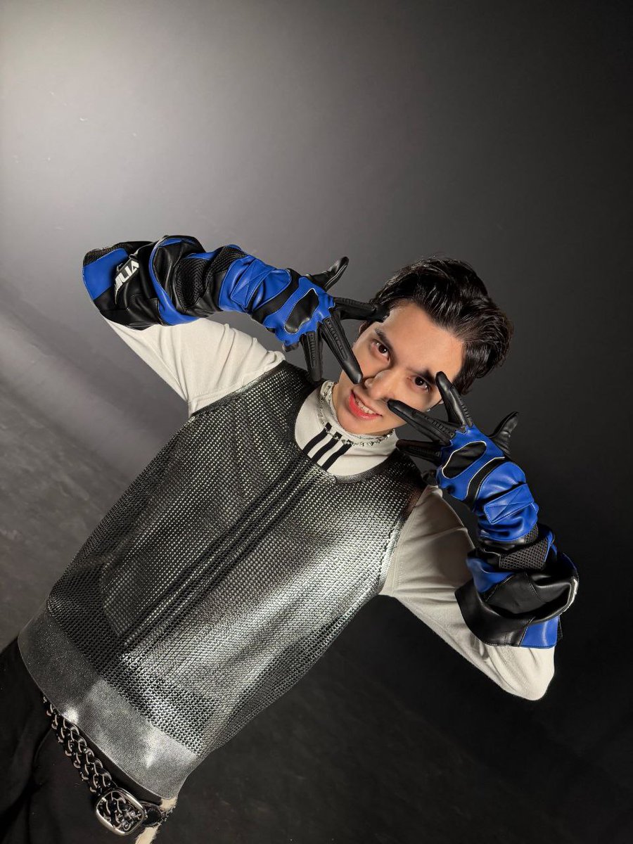 ahexng's tweet image. kind of strange