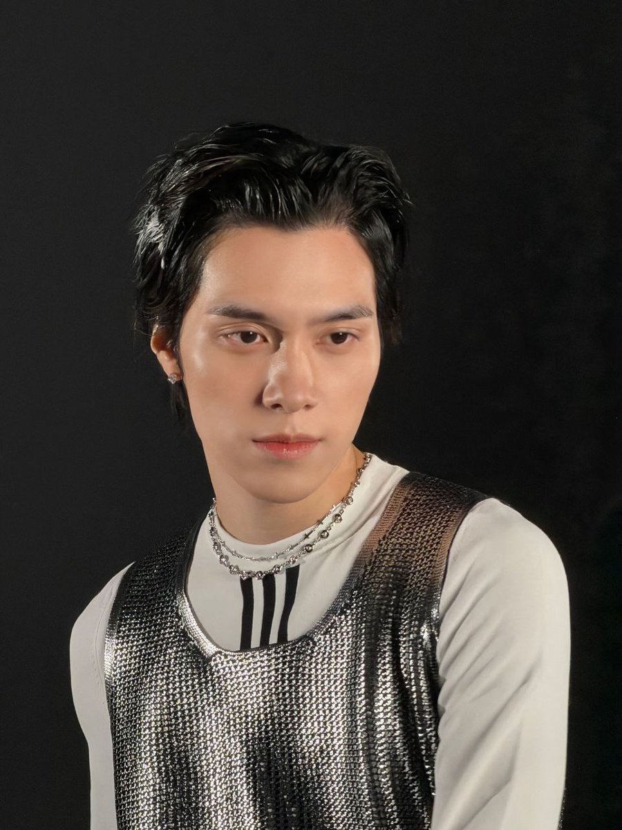 ahexng's tweet image. kind of strange