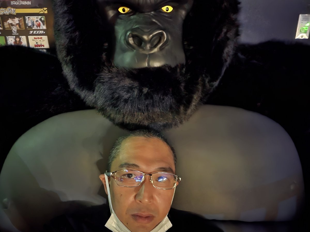 ゴリラの胸に抱かれて2025 あざした！来年もみなさまどうぞよろ乳首