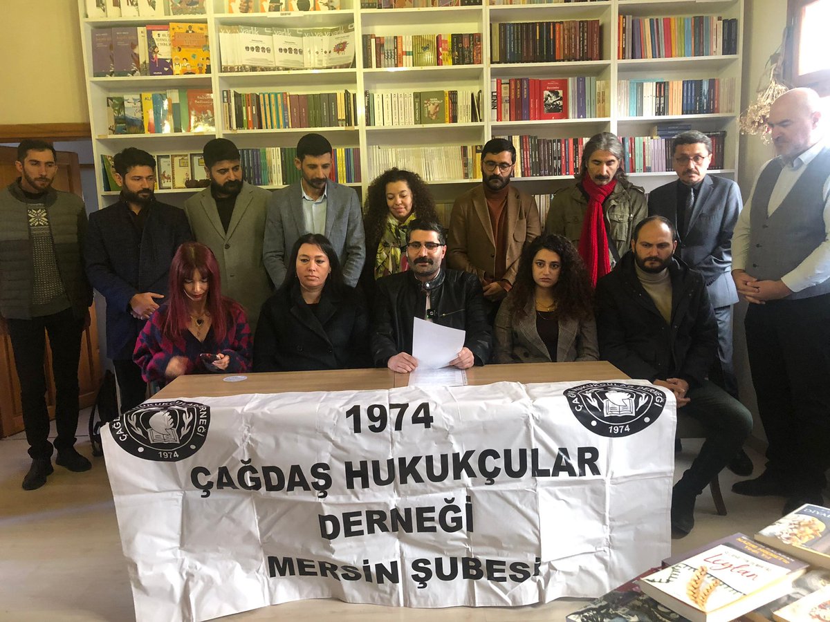 ChdMersin's tweet photo. Onursal başkanımız Selçuk Kozağaçlı 8 yıldır mesleki faaliyetleri nedeniyle rehin tutuluyor. 30 Aralık’ta çıkacağı  İdare ve Gözlem Kurulunda, keyfi “iyi hal” dayatmasıyla tahliyesinin engellenmesini kabul etmeyeceğiz. Puanla adalet olmaz. Savunma susmayacak! https://t.co/wq1IHQZ5OG