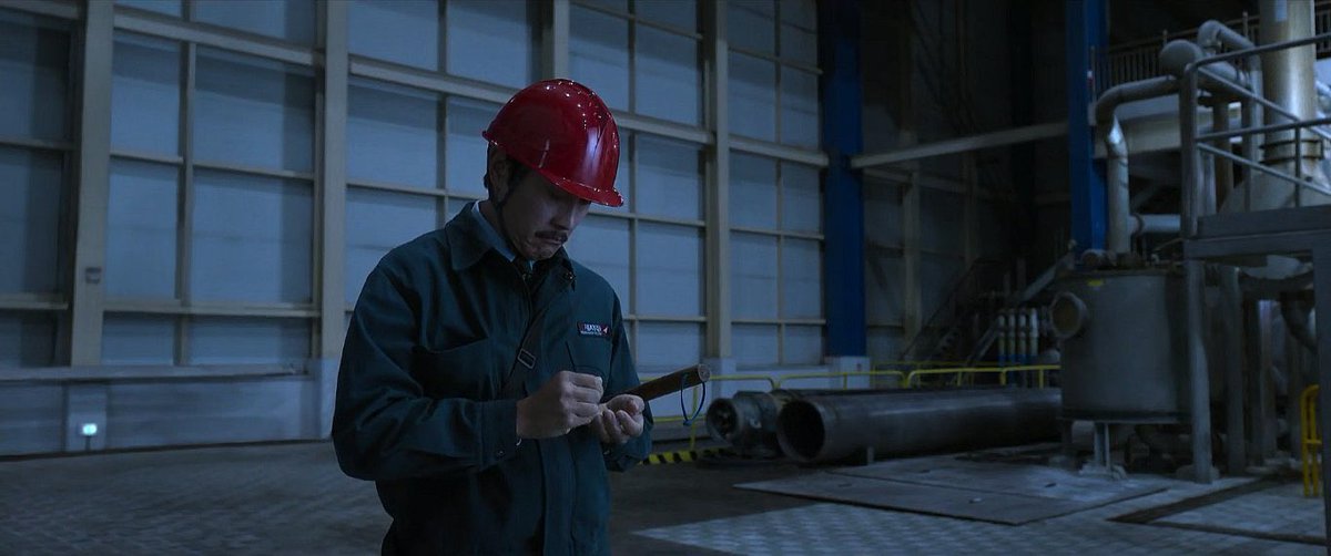 gxxrism's tweet image. no other choice’s ending is torturous. after everything a highly qualified worker and his family did, the couple looked so empty. the world that it showed is already real representation of job market and a man who took pride in his profession was forced to not care ethics. 10/10