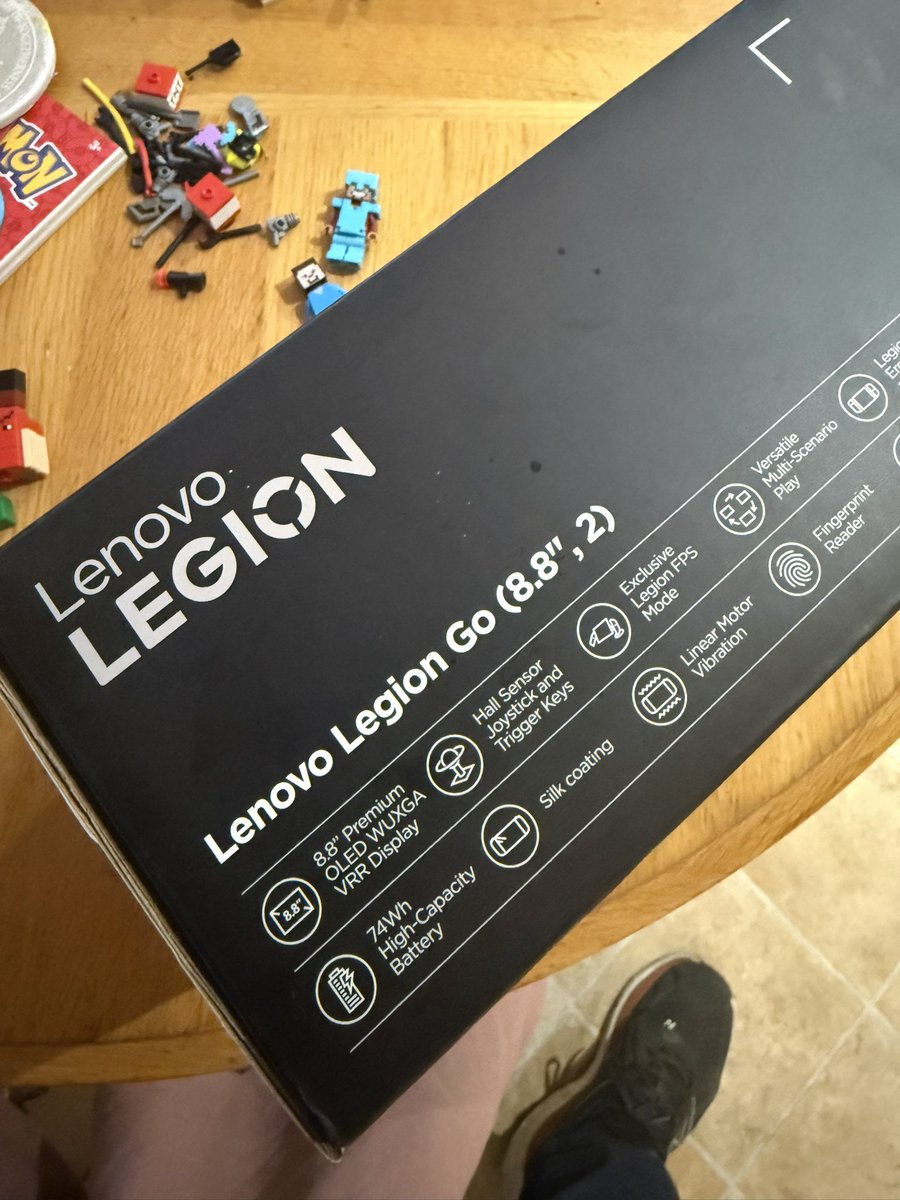 Father Christmas just arrived with my gift  - omg! - Arc Raiders just went mobile #legiongo2 #pc #mobile