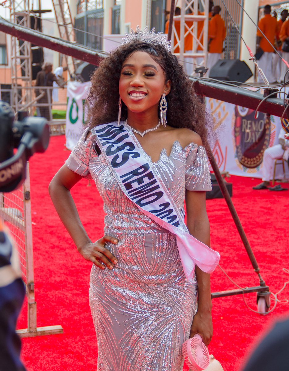Miss Remo 2025 (Miss Lipakala) lit up the Remo Grand Rally with grace and elegance. 

Here’s to a purposeful reign filled with impact and pride for Remoland.🥂👸🏽

#RemoDay2025
#RemoDay #Remoland  #RemoDayCelebration25