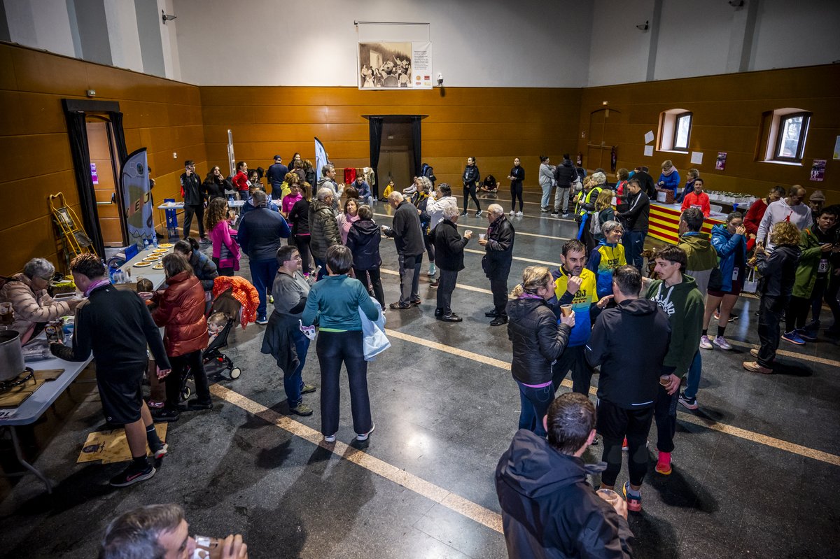 💜 XV Cursa de la Dona de la Jonquera

La Jonquera va viure una jornada emocionant i solidària amb la celebració de la XV Cursa de la Dona, que va omplir els carrers del municipi de color lila i d’esperit reivindicatiu.

#LaJonquera 📷 Fotografies de @josepribas_falgues