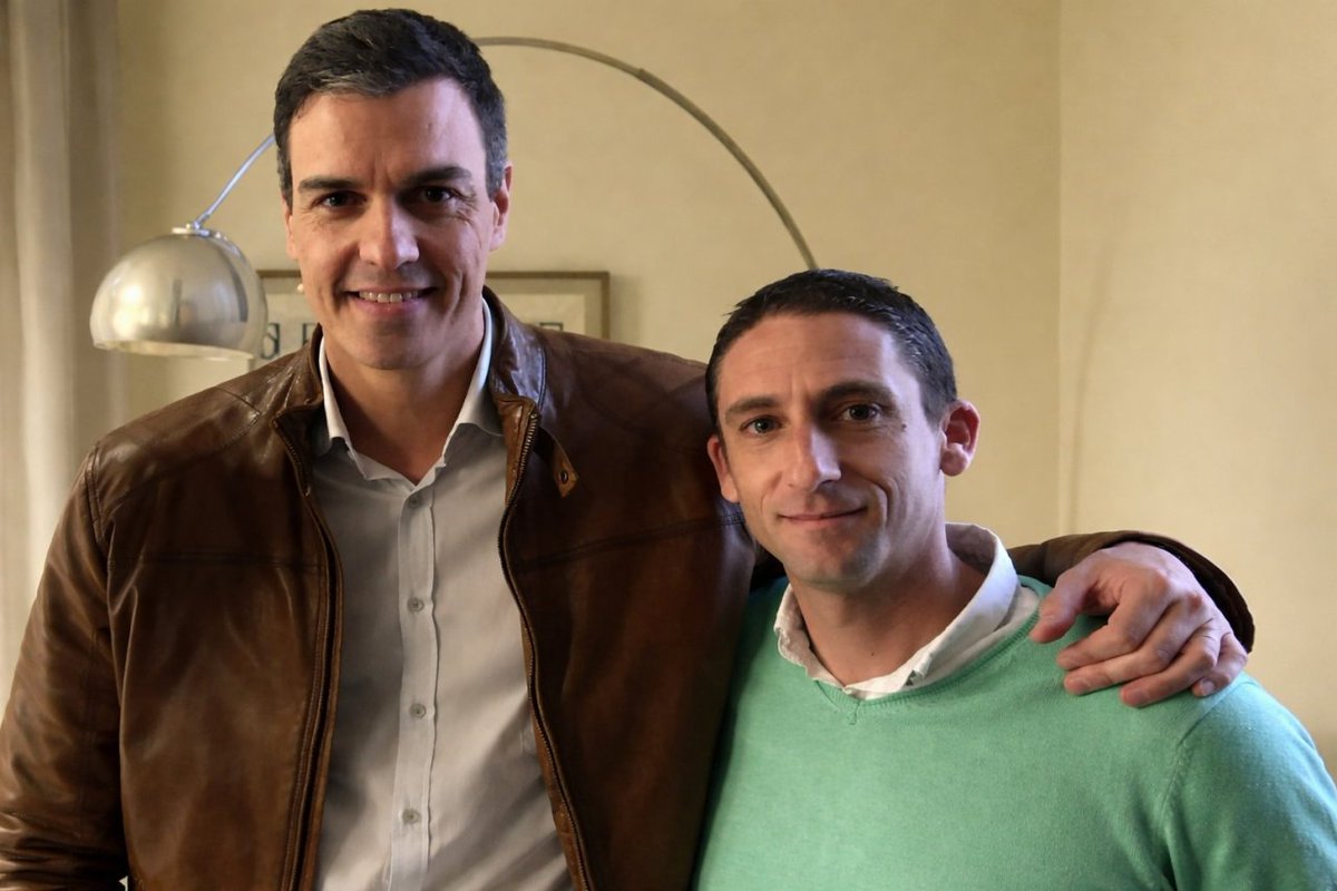 GuillermoRocaf1's tweet photo. EXCLUSIVA🎯: IDENTIFICO las SIETE sociedades portuguesas (marcadas en rojo) por medio de las cuales el CHÓFER de @sanchezcastejon CRISTIAN CORVILLO ha evadido a Portugal CIENTOS de MILLONES de euros del FRAUDE del IVA de los HIDROCARBUROS de la Estructura de VILLAFUEL 👇

El Juez PEDRAZ no lo está investigando. NO ha enviado a Portugal ninguna Comisión Rogatoria. Esta FORTUNA ha ido a parar a los OLIGARCAS del @PSOE 😡