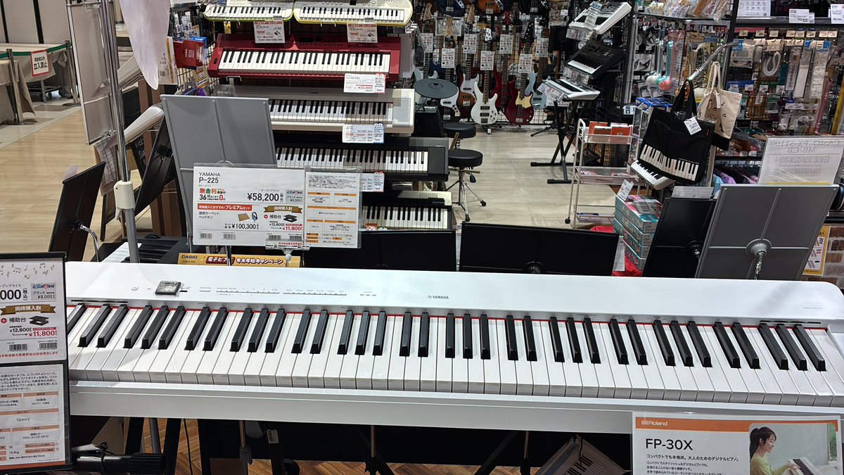 本日電子ピアノ2台入荷いたしました！ YAMAHA P-225とKAWAI CX302です