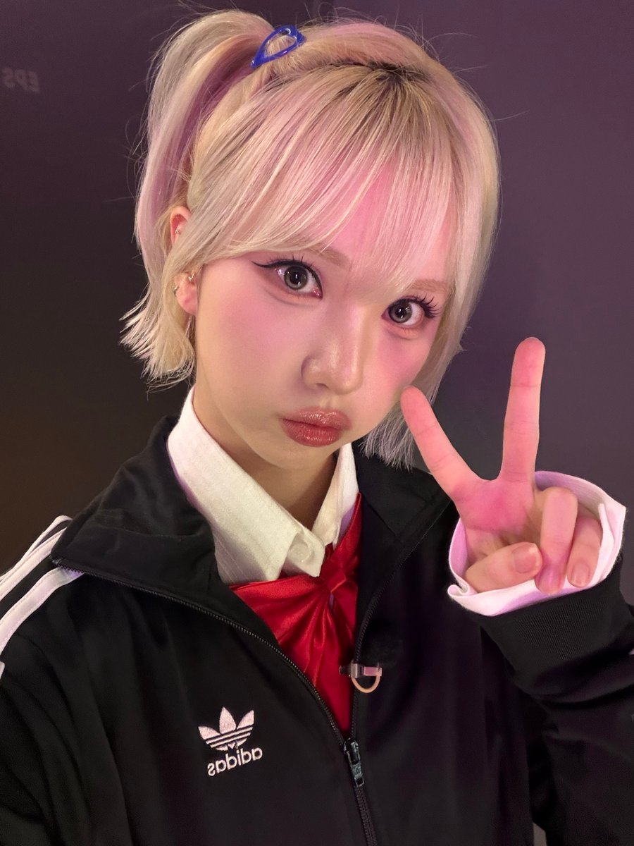 VIVIZ_official's tweet image. [#VIVIZ] ⏰

잠시 후 9시! TVING &amp;lt;컷생 - 만화in문학&amp;gt;에 은하가 출연합니다🖥
은하와 함께 하이큐 즐길 으나타쿠 모여라🏐

🔗 tving.com/live/C52416

#비비지
#EUNHA #은하 
#컷생만화in문학