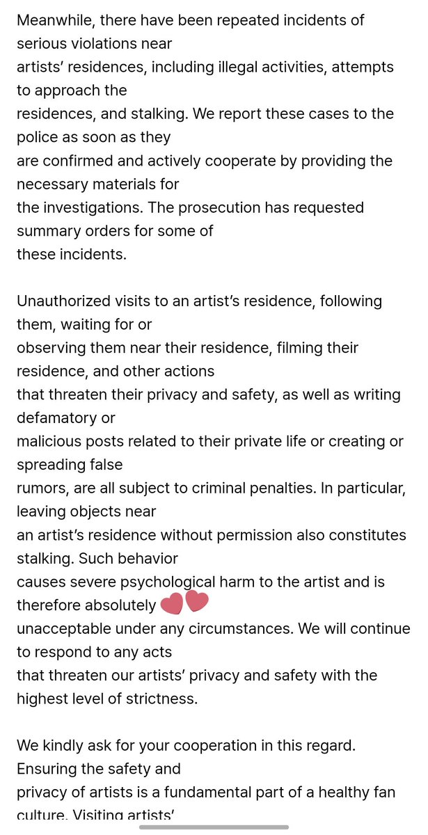 thvmnijungkook's tweet photo. Es la primera vez que en un comunicado de hybe se nombra la salud mental. El comunicado habla de ansiedad, de estrés y de un daño psicológico grave. Creo que debemos tomar seriedad en esto.

Porque parece que lo que no se ve no duele, y lo que no es una herida física no tiene importancia.

Y es que se frivoliza mucho con decir que por ser idol se deben soportar estos comentarios, o por estar tantos años en la industria debe estar acostumbrado.
Porque Jungkook ha estado viniendo a live diariamente cuando estaba pasando el tren de ødio más brutal que yo haya visto en mucho tiempo.

Ya era hora de hablar de un problema tan silenciado en esta industria como lo es la salud mental, el hate de debe tomar tan en serio como una agresión física, porque la salud mental importa. Porque ellos son humanos antes que idol.
#Jungkook