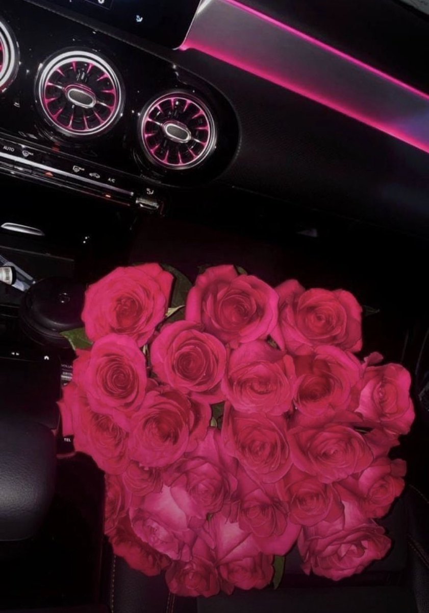 Lilly09___'s tweet image. How do y’all feel about romance ?