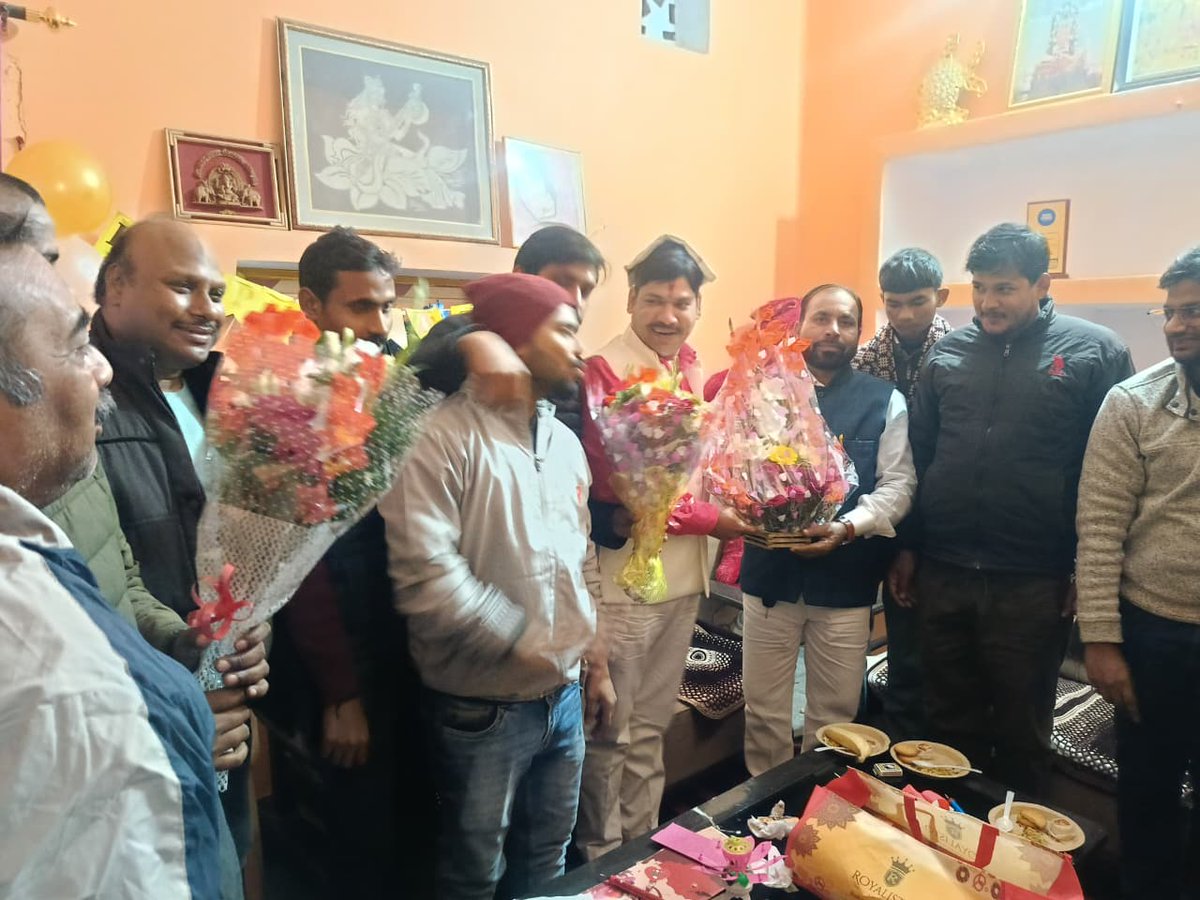 हमारे जन्म दिवस पर आप सभी से मिले अपार स्नेह प्रेम सुभकमनाओं के लिए बहुत बहुत धन्यवाद