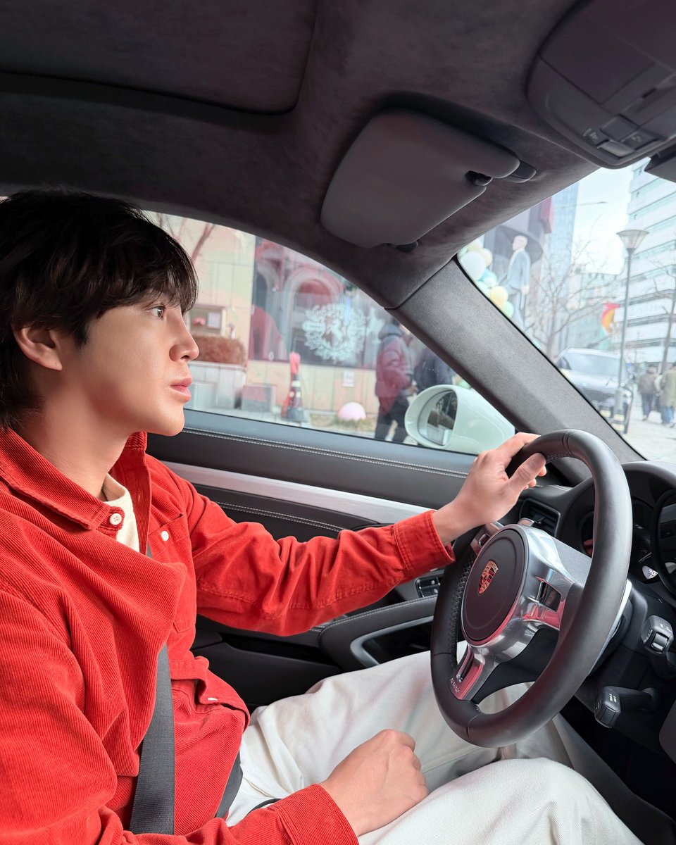 Kkorepo's tweet photo. #チャン・グンソク、ドライブする姿もかっこいい…助手席に乗りたい（動画あり） 
#チャングンソク  
🔗https://t.co/WrRtq4N5Wt https://t.co/kzqi5QwBWA