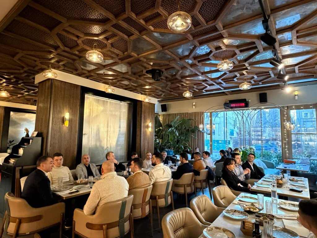 AzEmbRomania's tweet image. On the occasion of December 31, the Day of Solidarity of Azerbaijanis Worldwide, the Embassy of Azerbaijan in Romania organized an event bringing together embassy staff, members of the Azerbaijani community, and students in Bucharest. Ambassador Gudsi Osmanov highlighted the…