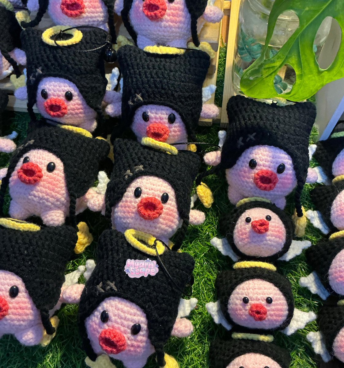 myarnscape's tweet image. ⋆✮𝗚𝗜𝗩𝗘𝗔𝗪𝗔𝗬 𝗝𝗜𝗗𝗨𝗖𝗞 𝗖𝗥𝗢𝗖𝗛𝗘𝗧✮⋆
𝓫𝔂 𝓶𝔂𝓪𝓻𝓷𝓼𝓬𝓪𝓹𝓮

🎁 3 jiduck crochet for 3 winner 🎁

how to join :
• rt &amp;amp; like
• comment your fav gaon pic
• follow (optional)

[villain ina only]
end 30 des @ 19:00 WIB

Good Luck!