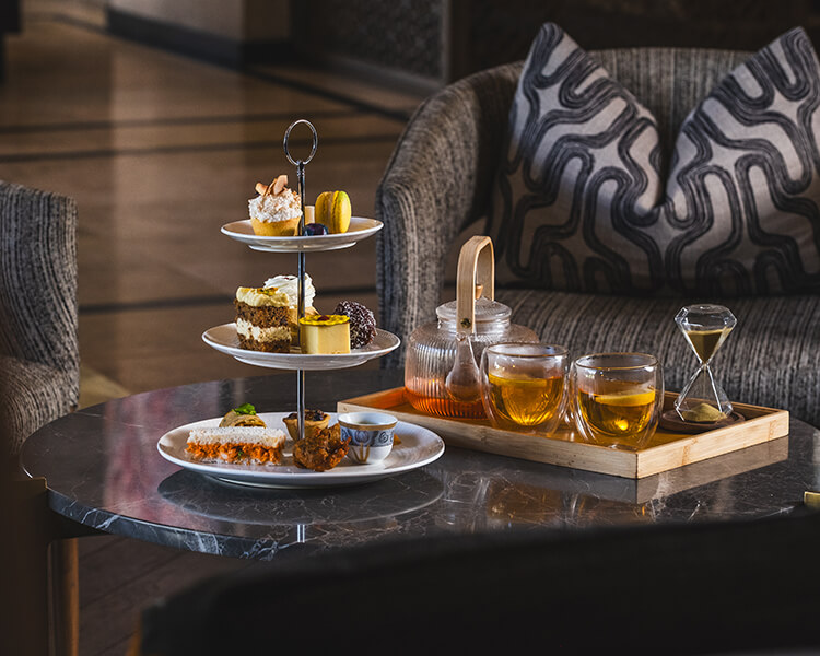 High Tea is a great way to indulge your sweet tooth, spoil someone special or get fancy with the girls, or the guys who will be a sport. While halaal high teas are still very few in SA you can pop your pinky at one of these halaal spots: hungryforhalaal.co.za/2022/05/halaal…
#HFH #halaal