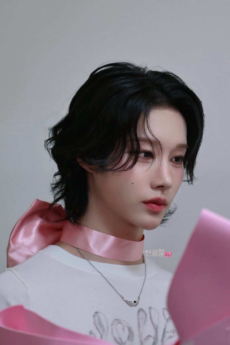 251228 점프업

XLOV 루이🎀

화질 이슈로 재업 🥲

#XLOV #엑스러브 #エクブ
#우무티 #WUMUTI #ウムティ #吾木提
#루이 #RUI #ルイ #陳冠叡
#현 #HYUN #현 #ヒョン
#하루 #HARU #ハル #暖琉