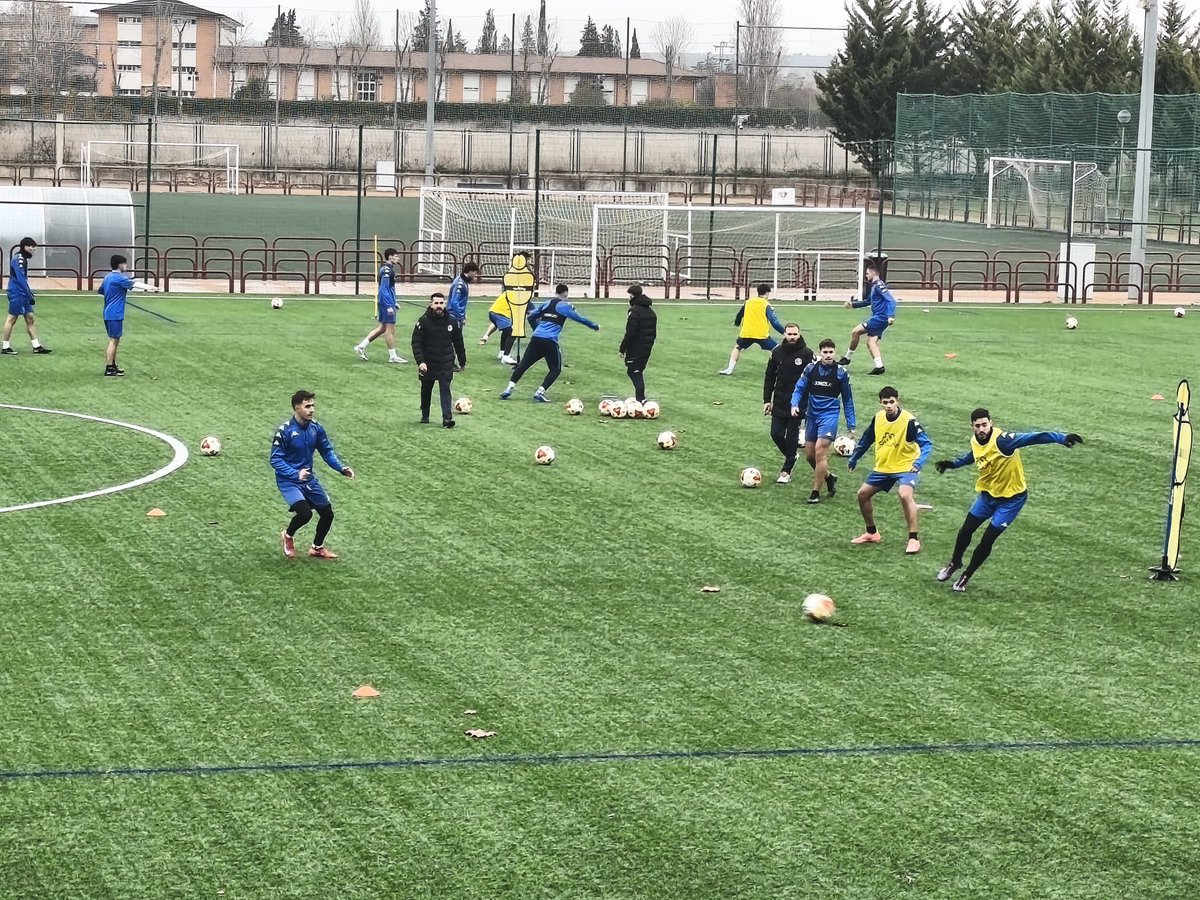 ¿Quien dijo frío…? 🥶🔛

¡𝐍𝐨𝐧 𝐬𝐭𝐨𝐩! 🕺

#AmorSinRed