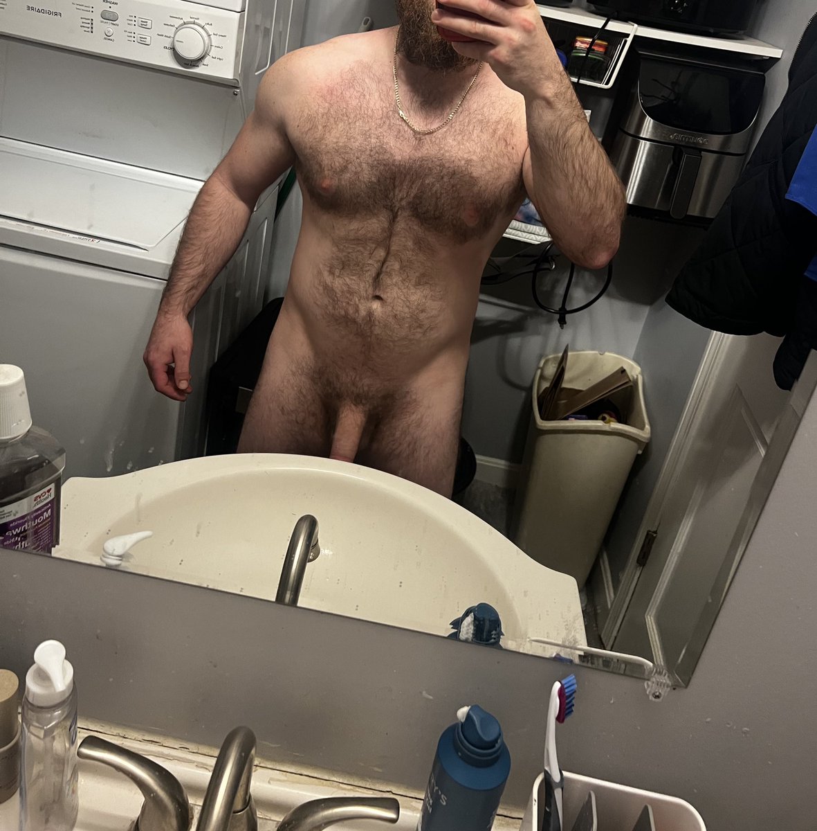 Morning shape. Come wash me blow loads on my only fans, it’s discounted right now for a little bit.
#onlyfans #beard #hairy #dick #daddy #subscribe