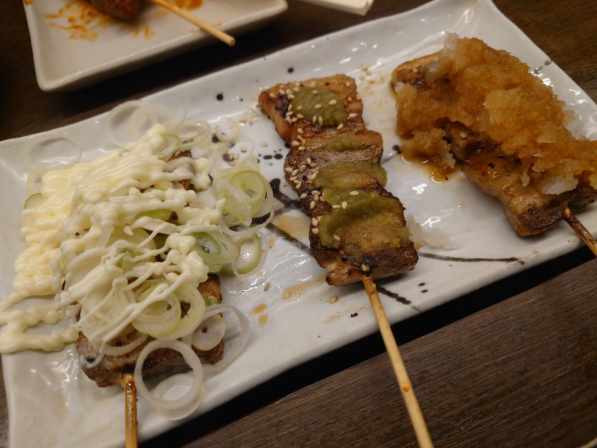 今日12月29日は、戸北美月さんのお誕生日ですね！
今日は豚骨ラーメンでお祝い、としたいとこですが、豚串でお祝いで！
み～ちゃん、今年も楽しい放送、ほんとにありがとうございました！
<a href="/mizuki_tokita/">戸北美月 / Mizuki Tokita</a>