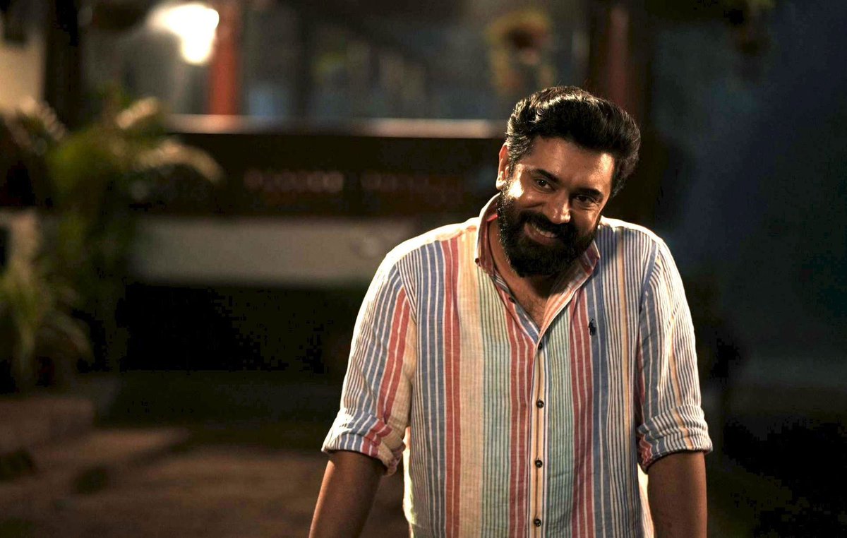 Adhuu0's tweet photo. ചിലരുടെ career ക്രോസ്സ് കളക്ഷൻ ചെക്കൻ ഒരു feel good പടം വച്ചു അടിച്ചു തൂക്കുമെന്ന് ഉറപ്പിച്ചപോലെ ആണ് ഈ പോക്ക് കണ്ടാൽ!!!😮‍💨🔥

അടിക്കുവാണേൽ ഇങ്ങനെ മെഗാ കൊട്ട് ആയിരിക്കണം👊🏼🔥

#NivinPauly #Sarvamaya #Mollywood https://t.co/vIoJi41UiQ
