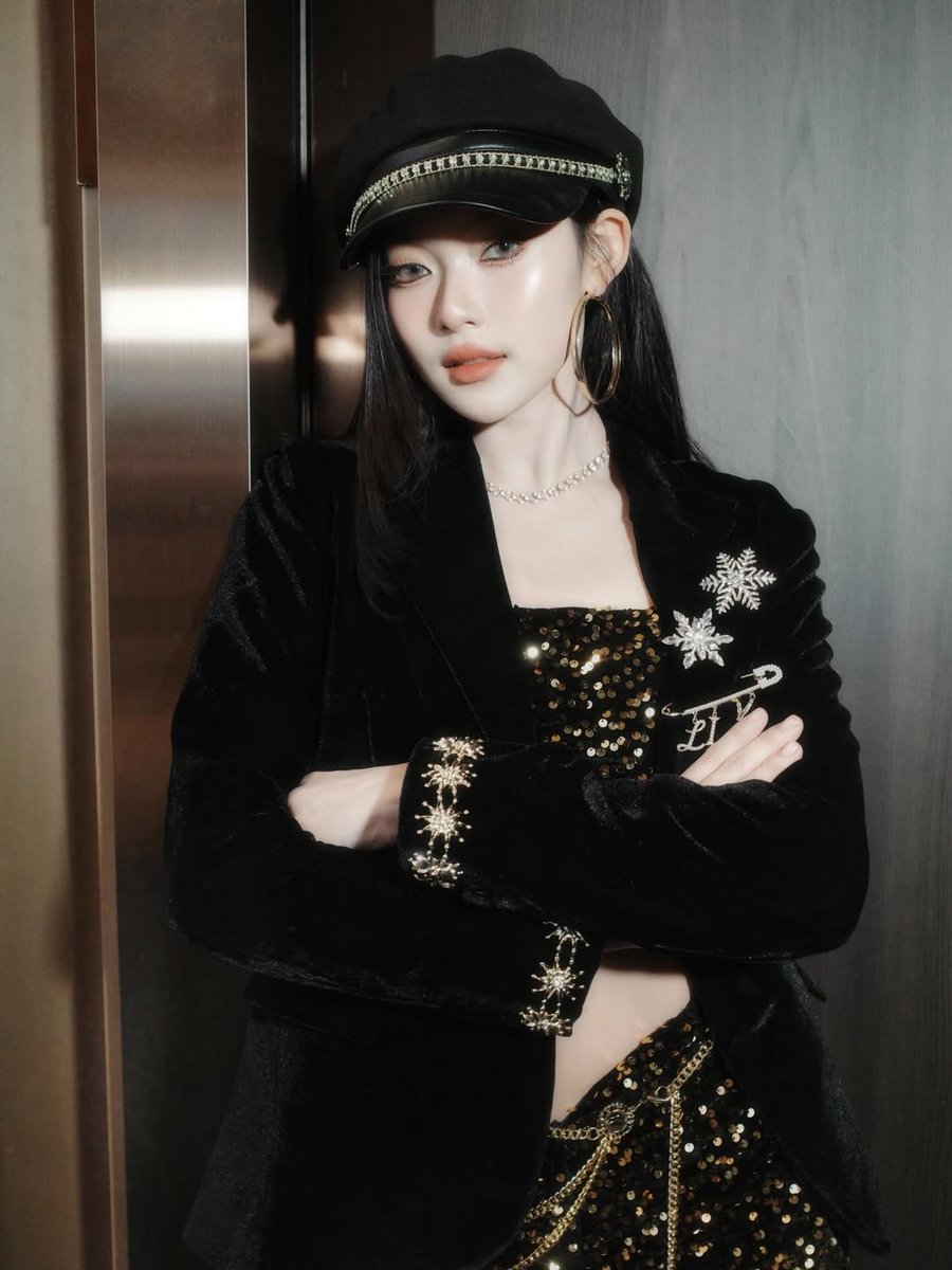 primsphu's tweet image. speaking of phuwin outside gmm projs, i need these two in one proj tgt😭

#phuwintang #Mabelz_PiXXiE