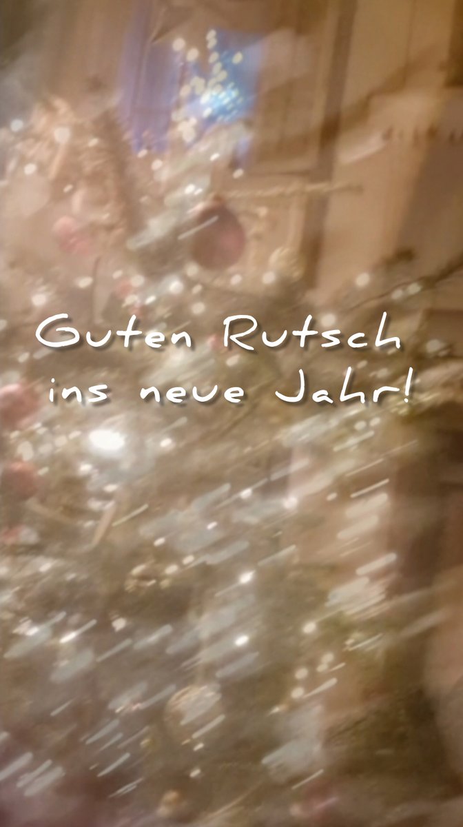 simonini_ag's tweet photo. Liebe Knoblauchfreunde,

Es ist bald Silvester und wir freuen uns sehr darauf!

Falls Sie noch feine Knoblauchprodukte für Ihre Silvestertafel brauchen oder um Ihre Gerichte zu verfeinern, haben Sie noch die Möglichkeit, bis morgen Dienstag, 30. Dezember 2025 um 12.00 Uhr Ihre Bestellung bei uns im Webshop mit A-Post Priority aufzugeben, damit Sie die Produkte am Mittwoch zu Silvester noch rechtzeitig erhalten.

Alle unsere Knoblauchprodukte finden Sie wie immer auch bei uns am Markt, in weiteren ausgewählten Läden/Verkaufsstellen (siehe Karte auf unserer Webseite) oder in unserem Webshop.

Sie finden uns auch auf unserer offiziellen Instagram-Seite sowie auf Facebook!

Besuchen Sie uns doch gerne für aktuelle Neuigkeiten zu unseren Produkten, Rezept-Ideen und vieles mehr!

Wir möchten uns ganz herzlich für Ihre Treue bedanken und wünschen Ihnen gute Gesundheit und einen guten Rutsch ins neue Jahr!

Mit herzlichen Grüssen,
Ihr Simonini Knobli-Team