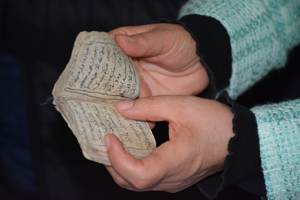 Anadolu Üniversitesi Kütüphanesi, Sarayönü Mahallesi’nden gelen kadınları ağırladı.
Daha önce kütüphane deneyimi olmayan katılımcılara kütüphanenin imkânları tanıtıldı.
Ziyaret, katılımcılar için ilham verici ve unutulmaz bir deneyim oldu.