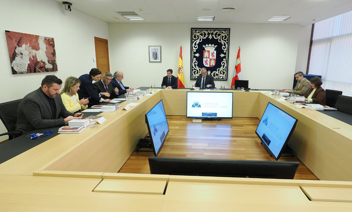 El Presidente de las Cortes de Castilla y León, Carlos Pollán (<a href="/CarlosPollan/">Carlos Pollán Fernández</a>), ha presidido esta mañana la reunión anual del Patronato de la Fundación de Castilla y León (<a href="/FundacionDeCyL/">Fundación de Castilla y León</a>), en la que se ha tratado el Plan de Actuación 2026.