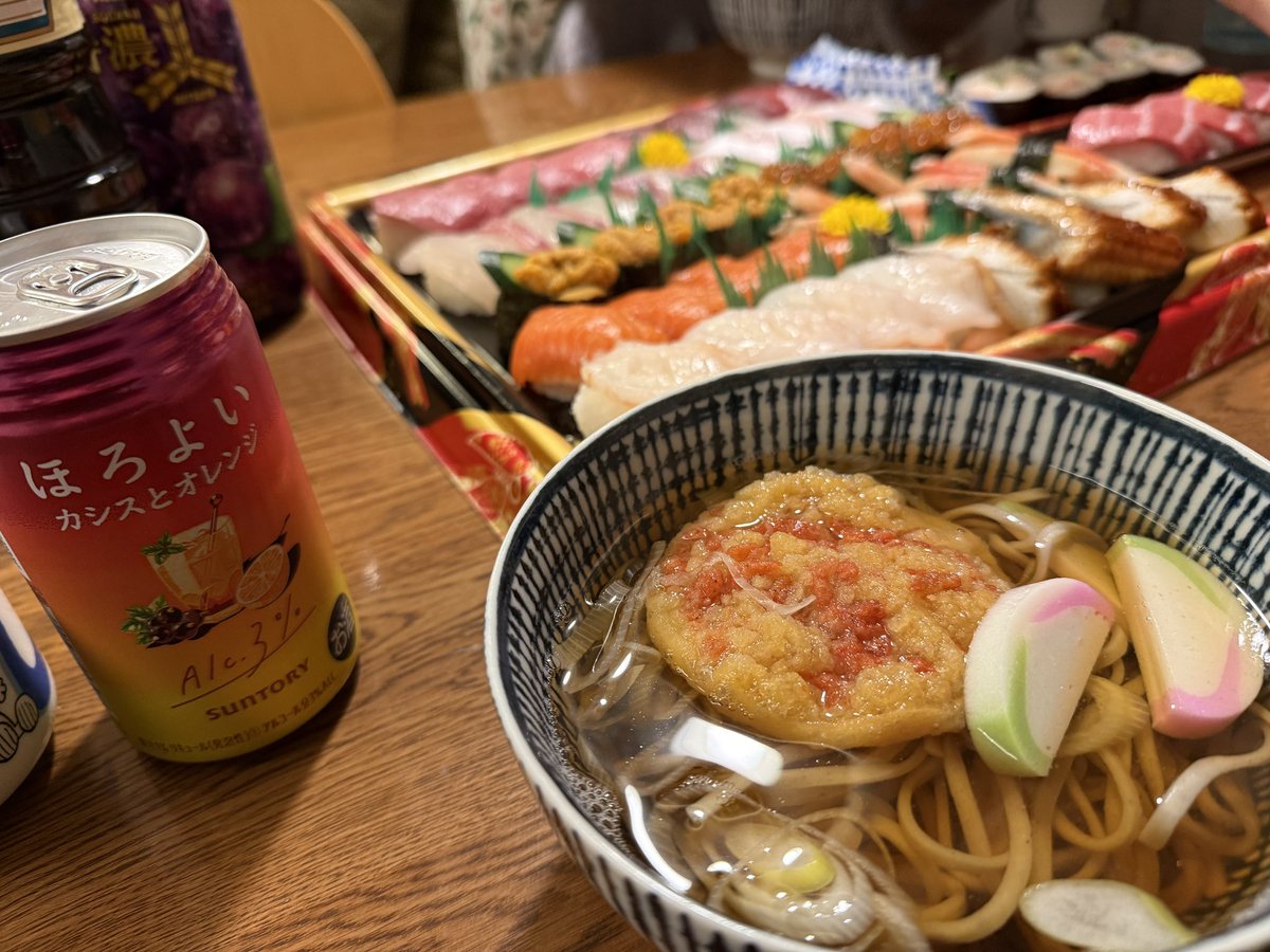 take_infosys's tweet photo. 我が家の忘年会開始🍣🍲
これ食べたらSwitch2祭り🎮 https://t.co/m1KJbd0H1U
