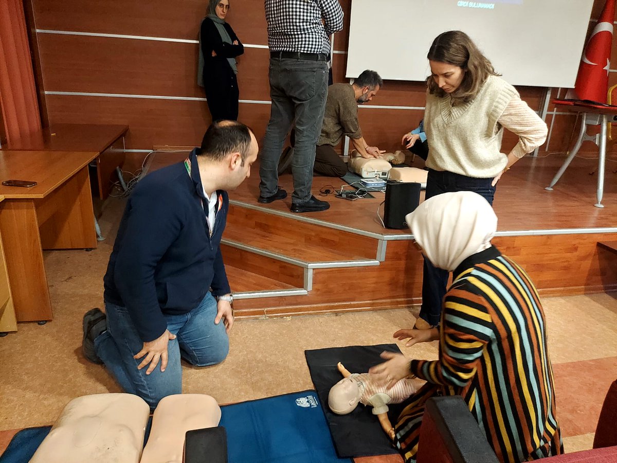 YTUISG's tweet photo. İSG Koordinatörlüğümüz tarafından düzenlenen 26 Aralık 2025 tarihli ilkyardım yenileme eğitimimiz. #İSGdeLiderYTÜ @KipcakSeyhun @profhuseyin https://t.co/ax3sslatsb