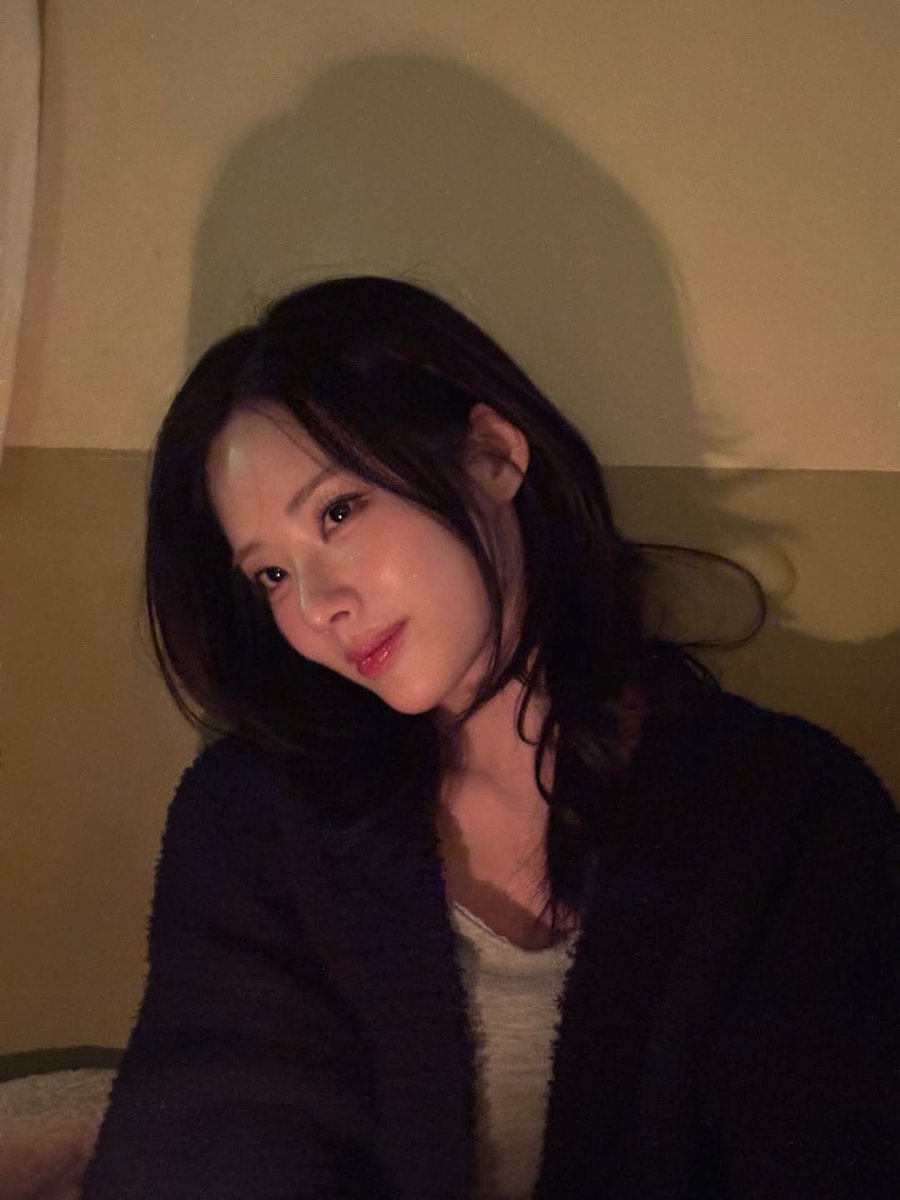 fromis_320's tweet image. #플로버트친소 #플로버_트친소
앙콘 가는 기념으로 트친소 다시 올려요!

막콘 M구역가는 1n년생 여플입니당
올팬이지만 지원이를 조오오금 더 좋아합니당!
편하게 다가와주세요!
트친들도 rt해주면 찾아가요~~

♡-follow
RT-dm,follow