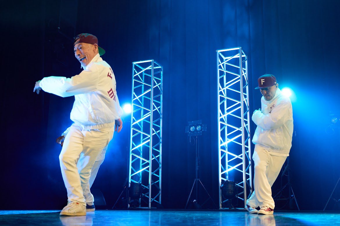 01uganda's tweet image. 