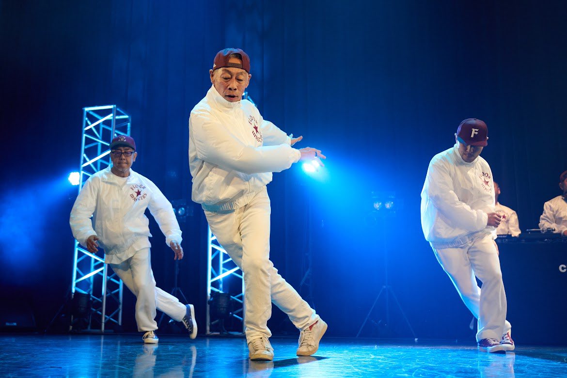 01uganda's tweet image. 