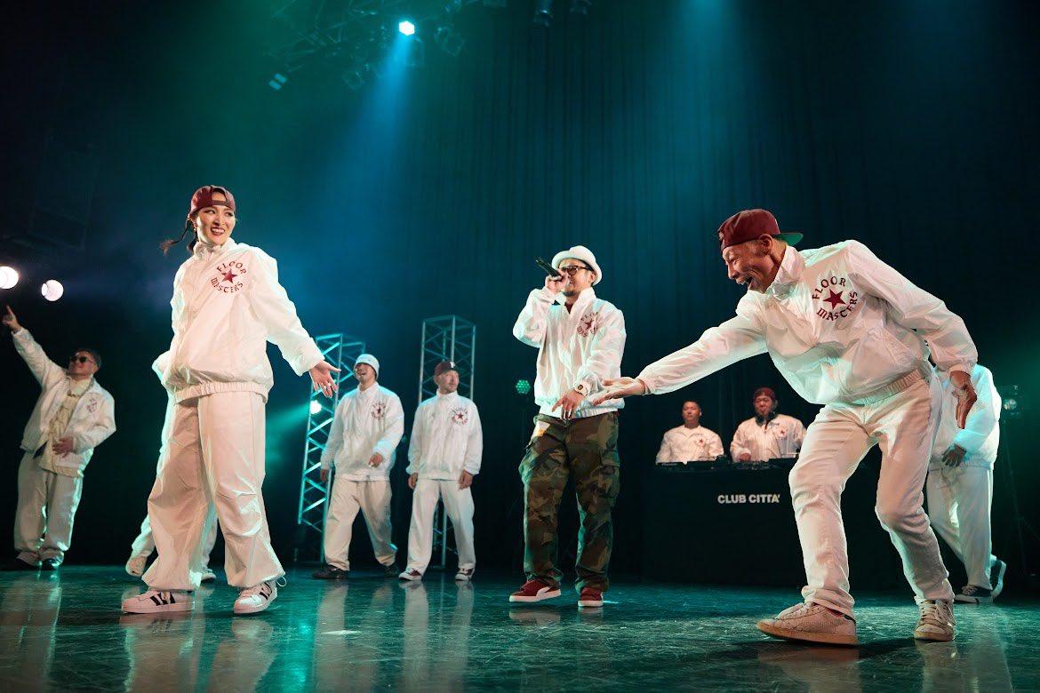 01uganda's tweet image. 