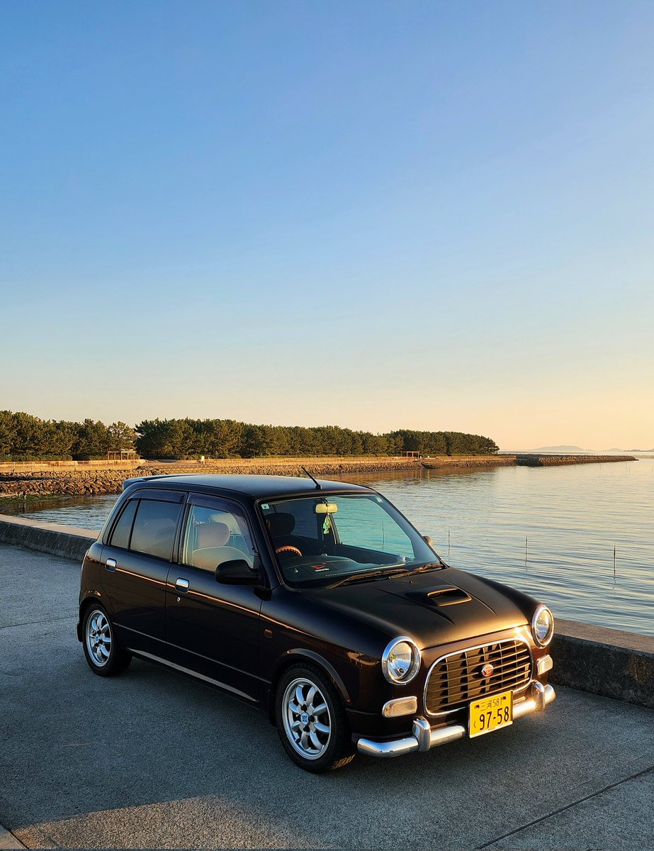 _gino06's tweet image. 海を背にミラジーノ📸

今日は夕焼け時にソロドライブしてきました🚗