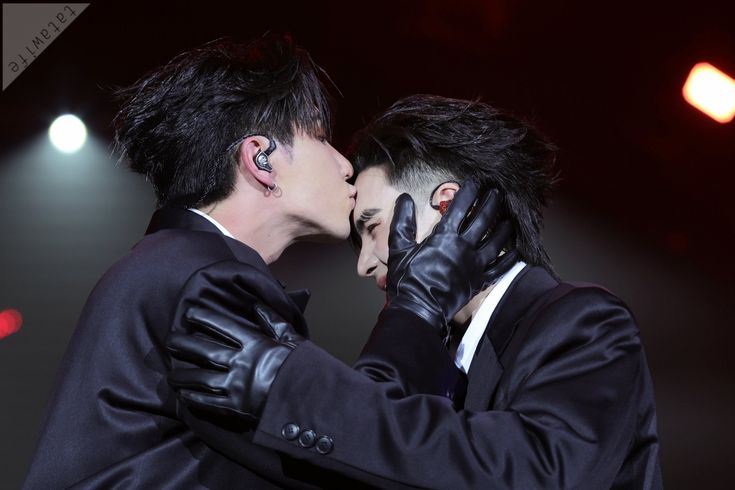 azothinthetown's tweet image. Myself in 2024 would never have thought that I in 2025 would meet these two boys. Many days will be saved by them. Thank you babies🖤🤍

PSDFAN RECAP2025 TO PSD

#PerthSantaDomiiaJourney2025