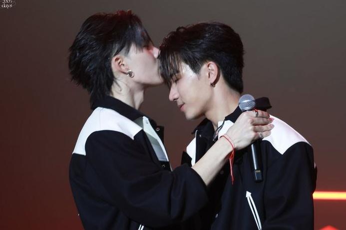 azothinthetown's tweet image. Myself in 2024 would never have thought that I in 2025 would meet these two boys. Many days will be saved by them. Thank you babies🖤🤍

PSDFAN RECAP2025 TO PSD

#PerthSantaDomiiaJourney2025