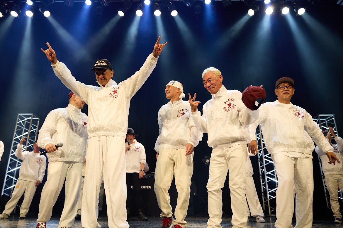 01uganda's tweet image. 