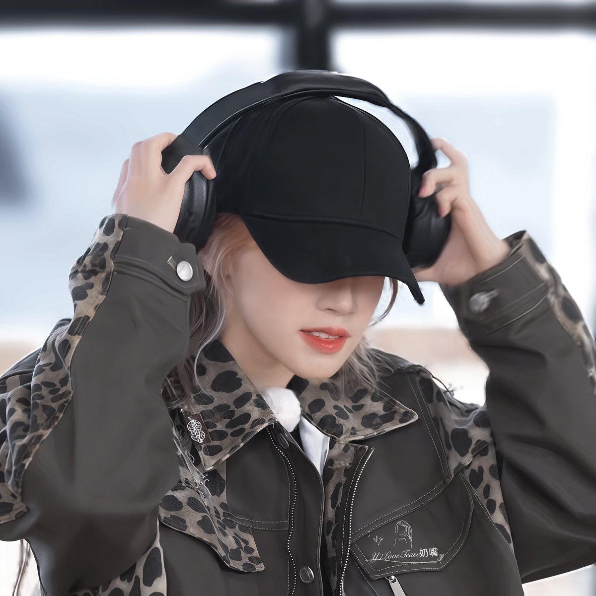 yqlovevuuu23's tweet photo. 🧎🏻‍♀️🧎🏻‍♀️ https://t.co/KZ4FsgWIFj