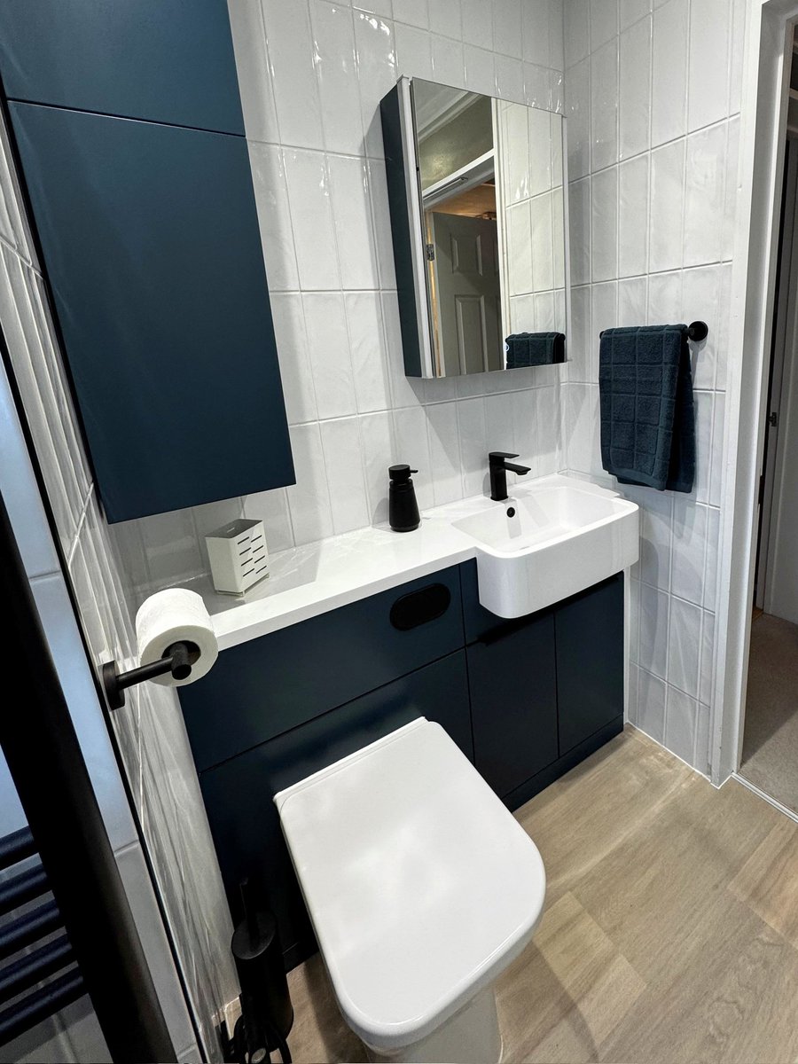 A lovely new shower room for our happy customer in Ampthill 🥰 👨🏻‍🔧 Installed by More Than Just Kitchens #bathroom #renovation #refurbishment #ampthill #bedfordshire